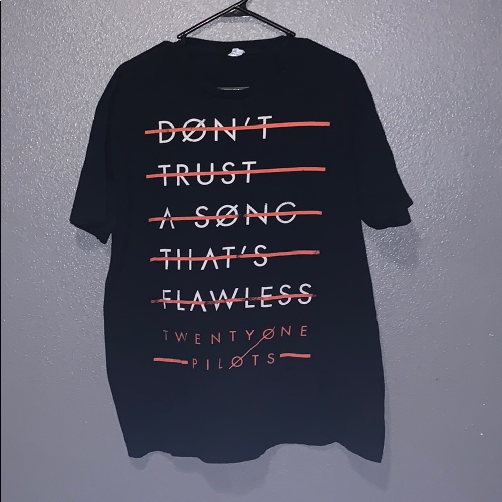 Twenty one pilots merch shirt